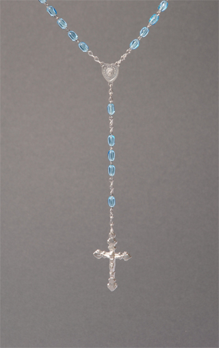 Rosenkranz gekettelt – Ankerkette, Glasperle hellblau