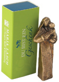 „Du bist ein Geschenk“ – Bronzefigur Mutter / Kind